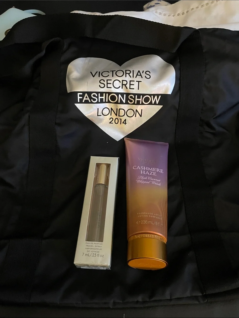 Victoria's Tote Bag 24”X16” EUC -Cashmere Haze Lotion-Daring Fragrance NEW
